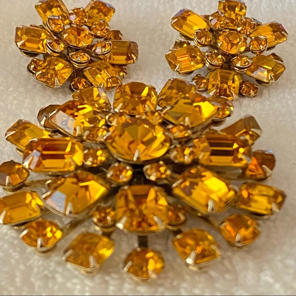 🌹WEISS Citrine or Topaz Colored Rhinestone Starburst Earrings & Brooch Set - Picture 8 of 12